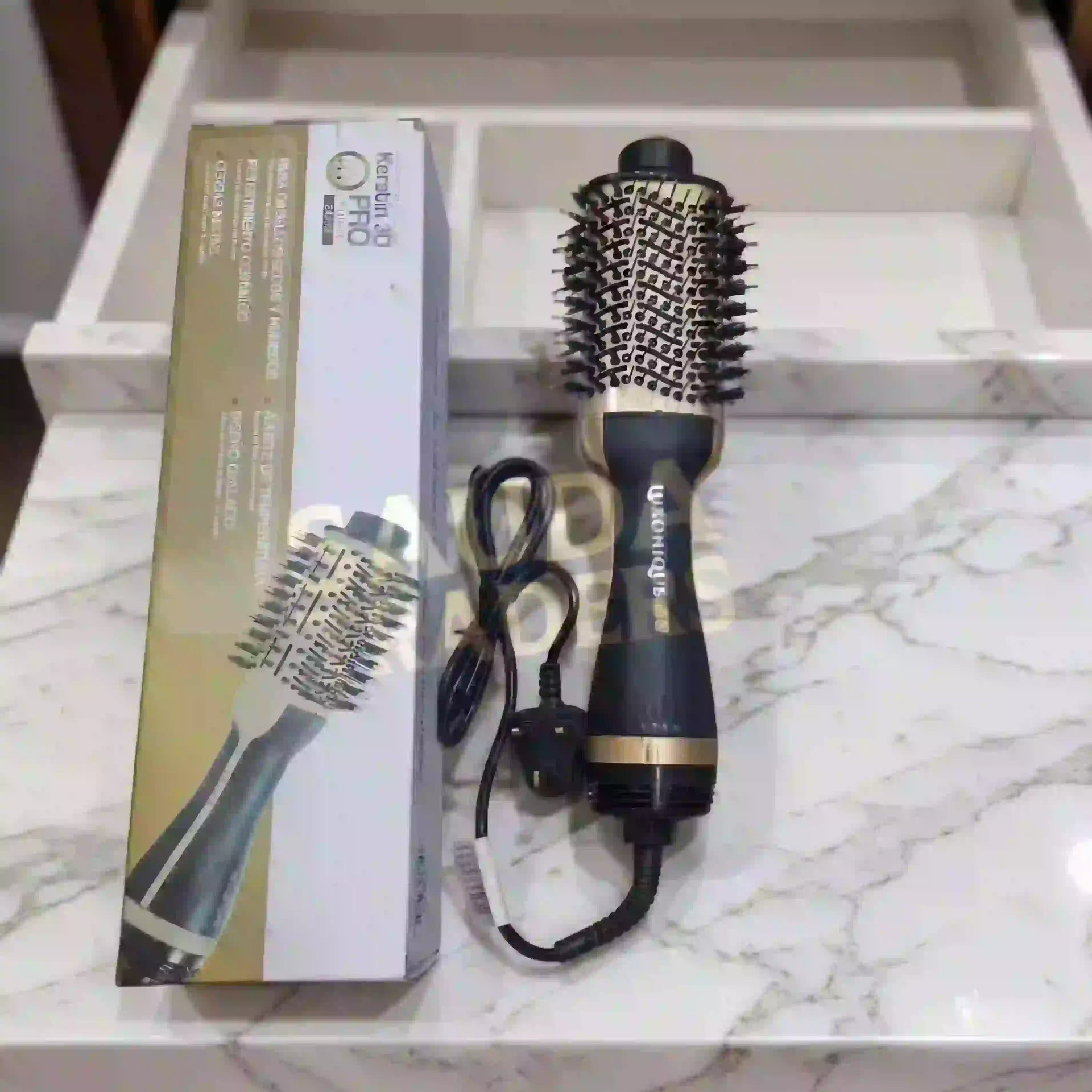 LUXONIQUE PRO Keratin 3D 2000W One Step Hair Dryer & Volumizer